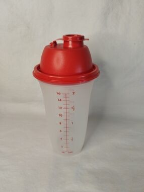 Tupperware Quick Shake